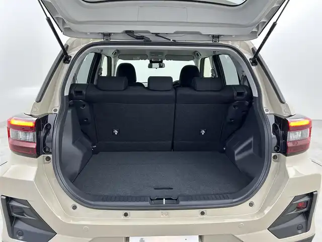 トヨタ ライズ Z 福岡県 2025(令7)年 0.1万km未満 ナチュラルベージュマイカM 登録済未使用車　/純正ディスプレイオーディオ（ＢＴ，フルセグＴＶ）　/バックカメラ　/ＡＣＣ　/コーナーセンサー　/衝突軽減ブレーキ/先行車発進お知らせ　/シートヒーター　/純正１７インチＡＷ　/ＬＥＤヘッドライト
