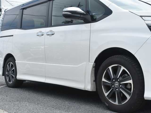 トヨタ ヴォクシー ZS 煌Ⅲ 神奈川県 2021(令3)年 5万km ホワイトパールクリスタルシャイン ワンオーナー/社外メモリナビ/フルセグテレビ/バックカメラ/フリップダウンモニター/プッシュスタート/両側パワースライドドア/ETC/LEDヘッドライト/保証書/取説/スペアスマートキー/記録(R.6)