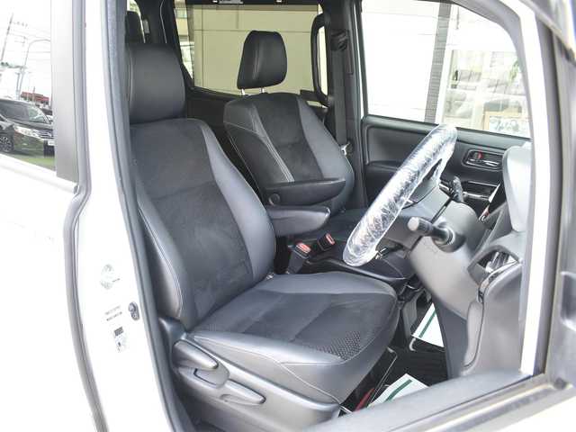 トヨタ ヴォクシー ZS 煌Ⅲ 神奈川県 2021(令3)年 5万km ホワイトパールクリスタルシャイン ワンオーナー/社外メモリナビ/フルセグテレビ/バックカメラ/フリップダウンモニター/プッシュスタート/両側パワースライドドア/ETC/LEDヘッドライト/保証書/取説/スペアスマートキー/記録(R.6)