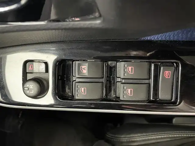 トヨタ タンク カスタムG－T 鹿児島県 2019(令1)年 4.4万km ブラックマイカメタリック 純正ナビ/(フルセグ/Bluetooth/DVD/CD)/前後ドライブレコーダー/バックカメラ/ビルトインETC/両側パワースライドドア/クルーズコントロール/スマートアシストII/　・衝突回避支援ブレーキ機能/　・衝突警報機能/　・車線逸脱警報機能/　・誤発進抑制制御機能/　・先行車発進お知らせ機能/純正アルミホイール/純正フロアマット/LEDヘッドライト