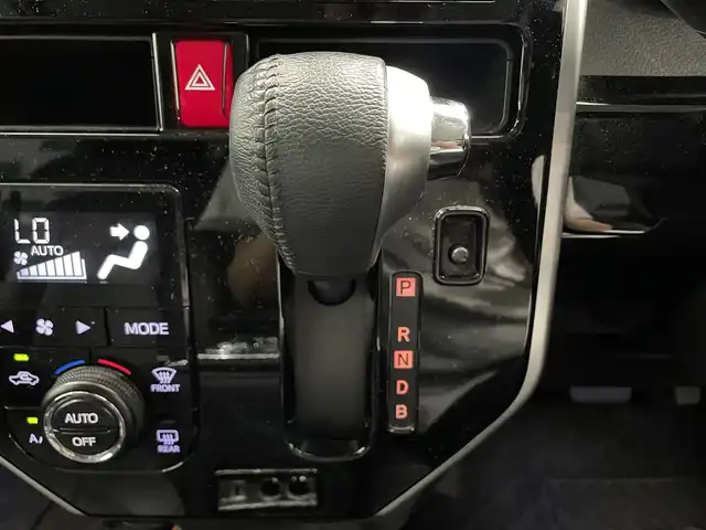 トヨタ タンク カスタムG－T 鹿児島県 2019(令1)年 4.4万km ブラックマイカメタリック 純正ナビ/(フルセグ/Bluetooth/DVD/CD)/前後ドライブレコーダー/バックカメラ/ビルトインETC/両側パワースライドドア/クルーズコントロール/スマートアシストII/　・衝突回避支援ブレーキ機能/　・衝突警報機能/　・車線逸脱警報機能/　・誤発進抑制制御機能/　・先行車発進お知らせ機能/純正アルミホイール/純正フロアマット/LEDヘッドライト