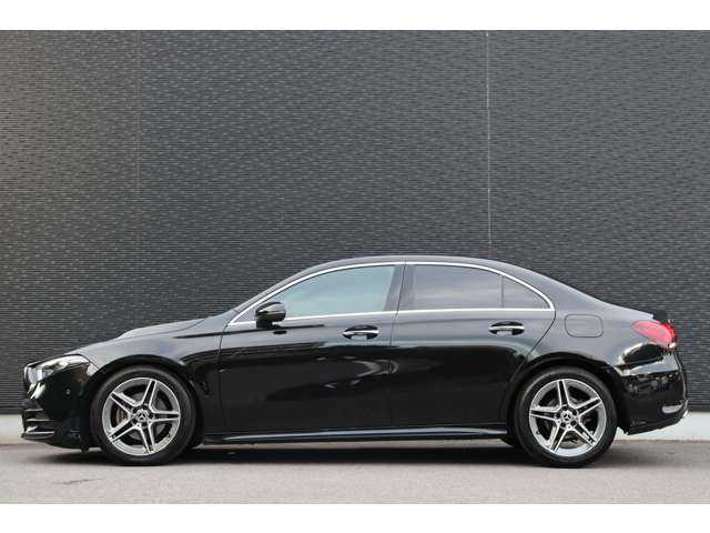 メルセデス・ベンツ Ａ１８０ セダン スタイル AMGライン 大分県 2019(令1)年 2.7万km コスモスブラック ワンオーナー/レーダーセーフティパッケージ/純正ナビ/CarPlay/地デジ/Bluetooth/ワイヤレス充電/半革/シートヒーター/純正18インチAW/純正ドライブレコーダー前後/ETC