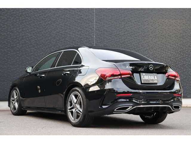メルセデス・ベンツ Ａ１８０ セダン スタイル AMGライン 大分県 2019(令1)年 2.7万km コスモスブラック ワンオーナー/レーダーセーフティパッケージ/純正ナビ/CarPlay/地デジ/Bluetooth/ワイヤレス充電/半革/シートヒーター/純正18インチAW/純正ドライブレコーダー前後/ETC