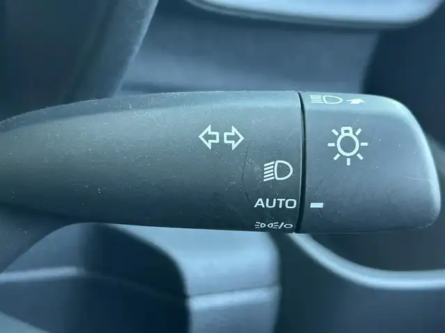 トヨタ シエンタ ハイブリッド Z 佐賀県 2023(令5)年 0.6万km ホワイトパールクリスタルシャイン 走行距離6027km/ワンオーナー(自社名済み)/トヨタセーフティセンス/・プリクラッシュセーフティ/・レーダークルーズコントロール/・アダプティブハイビーム/・レーントレーシングアシスト/・レーンディパーチャーアラート/ブラインドスポットモニター/パーキングサポートブレーキ/クリアランスソナー/純正ディスプレイオーディオ/・コネクティッドナビ/・アラウンドビューモニター/・フルセグTV/BT/ハンズフリーデュアルパワースライドドア/純正前後ドライブレコーダー/ETC2.0 /USB入力端子/フロアマット/スペアキー×1/保証書/取扱説明書