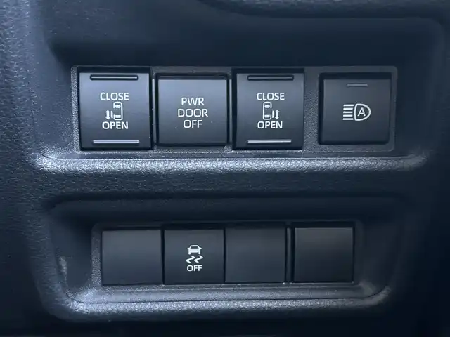 トヨタ シエンタ ハイブリッド Z 佐賀県 2023(令5)年 0.6万km ホワイトパールクリスタルシャイン 走行距離6027km/ワンオーナー(自社名済み)/トヨタセーフティセンス/・プリクラッシュセーフティ/・レーダークルーズコントロール/・アダプティブハイビーム/・レーントレーシングアシスト/・レーンディパーチャーアラート/ブラインドスポットモニター/パーキングサポートブレーキ/クリアランスソナー/純正ディスプレイオーディオ/・コネクティッドナビ/・アラウンドビューモニター/・フルセグTV/BT/ハンズフリーデュアルパワースライドドア/純正前後ドライブレコーダー/ETC2.0 /USB入力端子/フロアマット/スペアキー×1/保証書/取扱説明書