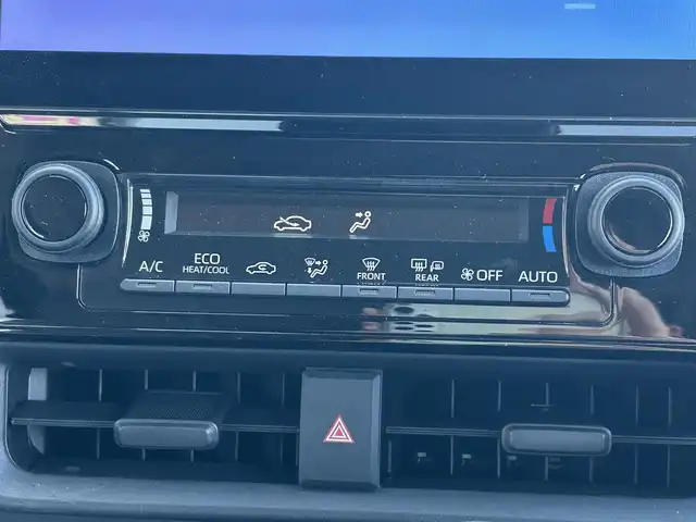 トヨタ シエンタ ハイブリッド Z 佐賀県 2023(令5)年 0.6万km ホワイトパールクリスタルシャイン 走行距離6027km/ワンオーナー(自社名済み)/トヨタセーフティセンス/・プリクラッシュセーフティ/・レーダークルーズコントロール/・アダプティブハイビーム/・レーントレーシングアシスト/・レーンディパーチャーアラート/ブラインドスポットモニター/パーキングサポートブレーキ/クリアランスソナー/純正ディスプレイオーディオ/・コネクティッドナビ/・アラウンドビューモニター/・フルセグTV/BT/ハンズフリーデュアルパワースライドドア/純正前後ドライブレコーダー/ETC2.0 /USB入力端子/フロアマット/スペアキー×1/保証書/取扱説明書