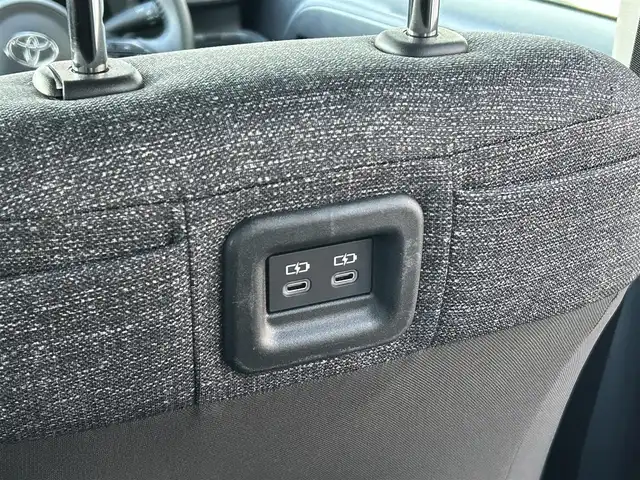 トヨタ シエンタ ハイブリッド Z 佐賀県 2023(令5)年 0.6万km ホワイトパールクリスタルシャイン 走行距離6027km/ワンオーナー(自社名済み)/トヨタセーフティセンス/・プリクラッシュセーフティ/・レーダークルーズコントロール/・アダプティブハイビーム/・レーントレーシングアシスト/・レーンディパーチャーアラート/ブラインドスポットモニター/パーキングサポートブレーキ/クリアランスソナー/純正ディスプレイオーディオ/・コネクティッドナビ/・アラウンドビューモニター/・フルセグTV/BT/ハンズフリーデュアルパワースライドドア/純正前後ドライブレコーダー/ETC2.0 /USB入力端子/フロアマット/スペアキー×1/保証書/取扱説明書