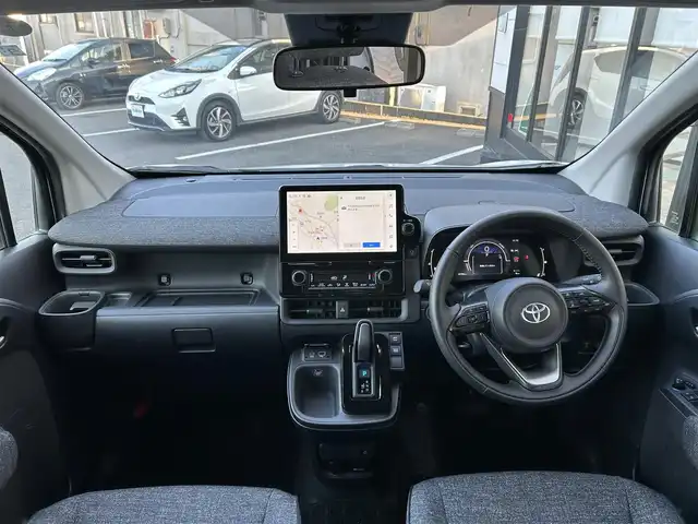 トヨタ シエンタ ハイブリッド Z 佐賀県 2023(令5)年 0.6万km ホワイトパールクリスタルシャイン 走行距離6027km/ワンオーナー(自社名済み)/トヨタセーフティセンス/・プリクラッシュセーフティ/・レーダークルーズコントロール/・アダプティブハイビーム/・レーントレーシングアシスト/・レーンディパーチャーアラート/ブラインドスポットモニター/パーキングサポートブレーキ/クリアランスソナー/純正ディスプレイオーディオ/・コネクティッドナビ/・アラウンドビューモニター/・フルセグTV/BT/ハンズフリーデュアルパワースライドドア/純正前後ドライブレコーダー/ETC2.0 /USB入力端子/フロアマット/スペアキー×1/保証書/取扱説明書