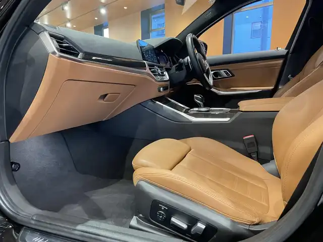 ＢＭＷ ３２０ｄ xDrive Mスポーツ 道央・札幌 2020(令2)年 3.7万km サファイアブラックP メタリックペイント/ハイラインパッケージ/・ヴァーネスカレザーシート/・ランバーサポート/・アッシュグレーブラウン/　ファインウッドインテリアトリム/パーキングアシストプラス/コンフォートパッケージ/・ストレージパッケージ/・HiFiスピーカー/・オートマチックトランクリッド/・ドライビングアシストプロフェッショナル/・アダプティブLEDヘッドライト/純正HDDナビ/・USB.Bt/・シートヒーター/・電動フロントシート/・アンビエントライト