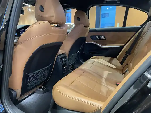 ＢＭＷ ３２０ｄ xDrive Mスポーツ 道央・札幌 2020(令2)年 3.7万km サファイアブラックP メタリックペイント/ハイラインパッケージ/・ヴァーネスカレザーシート/・ランバーサポート/・アッシュグレーブラウン/　ファインウッドインテリアトリム/パーキングアシストプラス/コンフォートパッケージ/・ストレージパッケージ/・HiFiスピーカー/・オートマチックトランクリッド/・ドライビングアシストプロフェッショナル/・アダプティブLEDヘッドライト/純正HDDナビ/・USB.Bt/・シートヒーター/・電動フロントシート/・アンビエントライト
