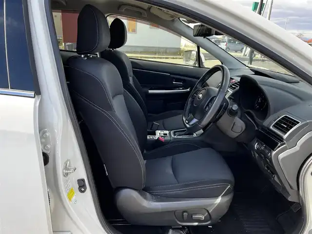 スバル レヴォーグ 1．6GT アイサイト Sスタイル 道央・札幌 2018(平30)年 5.1万km クリスタルホワイトP ４WD/ワンオーナー/純正メモリーナビ/AM/FM/BT/SD/CD/DVD/フルセグ/アイサイト/衝突被害軽減ブレーキ/横滑り防止装置/レーダークルーズコントロール/レーンキープアシスト/クリアランスソナー/ブラインドスポットモニター/バックカメラ/フロントカメラ/サイドカメラ/ビルトインETC/ドライブレコーダー/アイドリングストップ/D席パワーシート/前席シートヒーター/革巻きステアリング/ステアリングリモコン/パドルシフト/電動パーキング/オートブレーキホールド/デジタルインナーミラー/MTモード付AT/プッシュスタート/スマートキー/LEDヘッドライト/オートライト/オートマチックハイビーム/フォグランプ/電動格納ミラー/ヒーテッドドアミラー/ウィンカーミラー/純正フロアマット/ドアバイザー