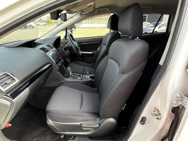 スバル レヴォーグ 1．6GT アイサイト Sスタイル 道央・札幌 2018(平30)年 5.1万km クリスタルホワイトP ４WD/ワンオーナー/純正メモリーナビ/AM/FM/BT/SD/CD/DVD/フルセグ/アイサイト/衝突被害軽減ブレーキ/横滑り防止装置/レーダークルーズコントロール/レーンキープアシスト/クリアランスソナー/ブラインドスポットモニター/バックカメラ/フロントカメラ/サイドカメラ/ビルトインETC/ドライブレコーダー/アイドリングストップ/D席パワーシート/前席シートヒーター/革巻きステアリング/ステアリングリモコン/パドルシフト/電動パーキング/オートブレーキホールド/デジタルインナーミラー/MTモード付AT/プッシュスタート/スマートキー/LEDヘッドライト/オートライト/オートマチックハイビーム/フォグランプ/電動格納ミラー/ヒーテッドドアミラー/ウィンカーミラー/純正フロアマット/ドアバイザー