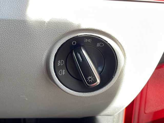 フォルクスワーゲン アップ！ ムーブアップ！ 徳島県 2014(平26)年 6.6万km 赤 社外7型ナビ　AVIC-RZ502/（DISC/USB/SD/BT/ラジオ/iPod/AUX/フルセグ）/バックカメラ/ETC/クルーズコントロール/社外フロアマット/前席シートヒーター/純正15インチアルミホイール/ハロゲンヘッドライト/スペアキー/フォグライト/リモコンキー