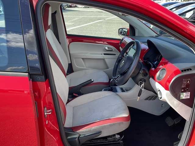 フォルクスワーゲン アップ！ ムーブアップ！ 徳島県 2014(平26)年 6.6万km 赤 社外7型ナビ　AVIC-RZ502/（DISC/USB/SD/BT/ラジオ/iPod/AUX/フルセグ）/バックカメラ/ETC/クルーズコントロール/社外フロアマット/前席シートヒーター/純正15インチアルミホイール/ハロゲンヘッドライト/スペアキー/フォグライト/リモコンキー