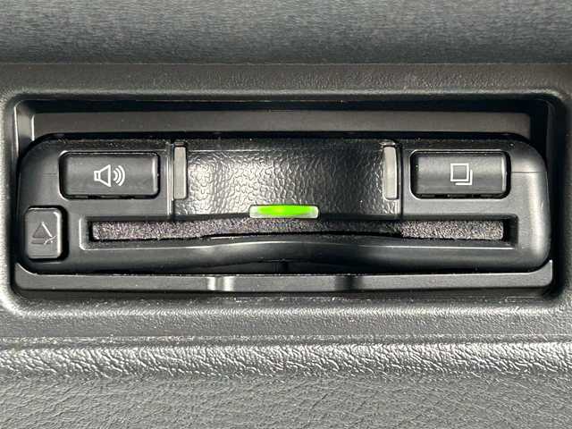 三菱 デリカミニ T プレミアム 兵庫県 2023(令5)年 2.3万km ＤグリーンⅡ ワンオーナー/社外9インチナビ/フルセグテレビ/BTオーディオ/CD/DVD再生機能/全方位カメラ/デジタルインナーミラー/ワイヤレス充電/前席シートヒーター/ステアリングヒーター/両側パワースライドドア/ETC2.0/パドルシフト/LEDヘッドライト/純正15インチAW