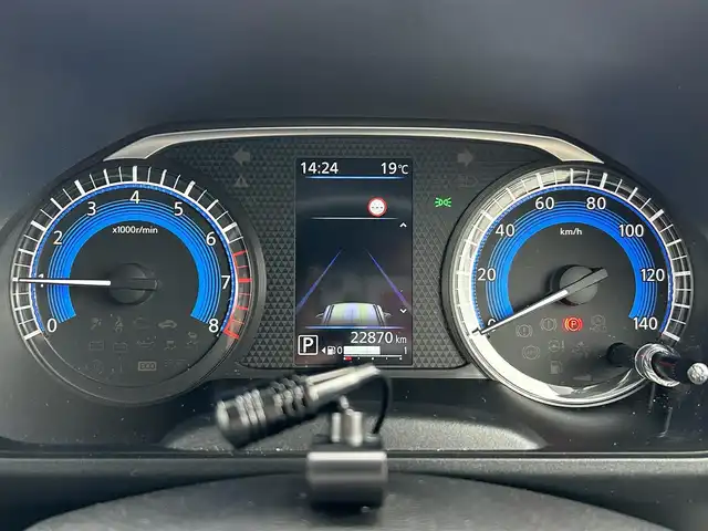 三菱 デリカミニ T プレミアム 兵庫県 2023(令5)年 2.3万km ＤグリーンⅡ ワンオーナー/社外9インチナビ/フルセグテレビ/BTオーディオ/CD/DVD再生機能/全方位カメラ/デジタルインナーミラー/ワイヤレス充電/前席シートヒーター/ステアリングヒーター/両側パワースライドドア/ETC2.0/パドルシフト/LEDヘッドライト/純正15インチAW