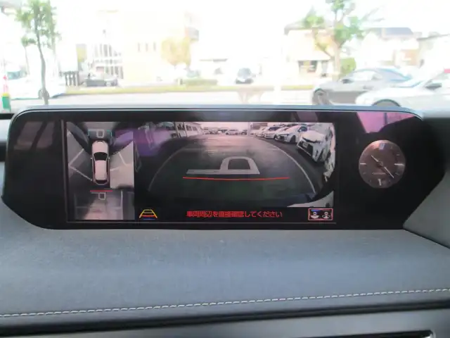 レクサス ＵＸ 250h バージョンC 千葉県 2018(平30)年 4.8万km グラファイトブラックガラスフレーク 純正ナビ、フルセグTV/パノラミックビューモニター/純正オーディオ【DVD/CD/BT/SD/USB】/Lexus Safety System＋/LEDヘッドライト&LEDフォグ/レーダークルーズコントロール/レーンキープアシスト/クリアランスソナー/BSM/白革シート/運転席シートメモリ/前席パワーシート&シートヒーター/ステアリングヒーター/パワーバックドア/AC100V/純正前方ドライブレコーダー/ETC2.0/スペアキー/取扱説明書/新車時保証書