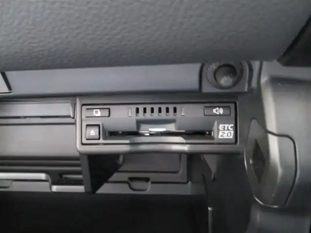 レクサス ＵＸ 250h バージョンC 千葉県 2018(平30)年 4.8万km グラファイトブラックガラスフレーク 純正ナビ、フルセグTV/パノラミックビューモニター/純正オーディオ【DVD/CD/BT/SD/USB】/Lexus Safety System＋/LEDヘッドライト&LEDフォグ/レーダークルーズコントロール/レーンキープアシスト/クリアランスソナー/BSM/白革シート/運転席シートメモリ/前席パワーシート&シートヒーター/ステアリングヒーター/パワーバックドア/AC100V/純正前方ドライブレコーダー/ETC2.0/スペアキー/取扱説明書/新車時保証書