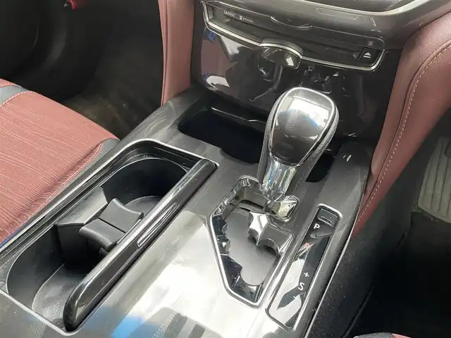 トヨタ クラウン ハイブリッド アスリートS 佐賀県 2015(平27)年 10.5万km ブラック ワンオーナー/純正HDDディスプレイナビ/・フルセグTV/CD/DVD/HDD/USB/Bluetooth/バックカメラ/ETC/クルーズコントロール/横滑り防止装置/DN席パワーシート/シートヒーター/ISOFIX対応/革巻きステアリング/ステアリングヒーター/ステアリングリモコン/純正17インチアルミホイール/純正キセノンヘッドライト/・オートマチックハイビーム/純正LEDフォグランプ/純正フロアマット/純正ドアバイザ―/新車保証書/取扱説明書/スペアキー１本