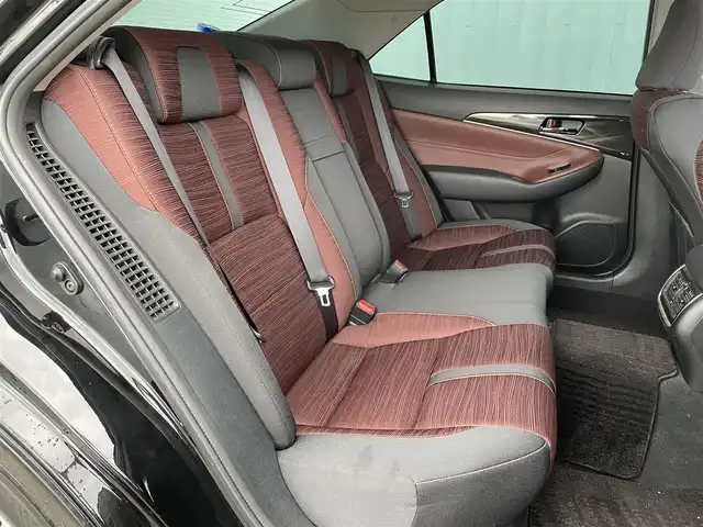 トヨタ クラウン ハイブリッド アスリートS 佐賀県 2015(平27)年 10.5万km ブラック ワンオーナー/純正HDDディスプレイナビ/・フルセグTV/CD/DVD/HDD/USB/Bluetooth/バックカメラ/ETC/クルーズコントロール/横滑り防止装置/DN席パワーシート/シートヒーター/ISOFIX対応/革巻きステアリング/ステアリングヒーター/ステアリングリモコン/純正17インチアルミホイール/純正キセノンヘッドライト/・オートマチックハイビーム/純正LEDフォグランプ/純正フロアマット/純正ドアバイザ―/新車保証書/取扱説明書/スペアキー１本