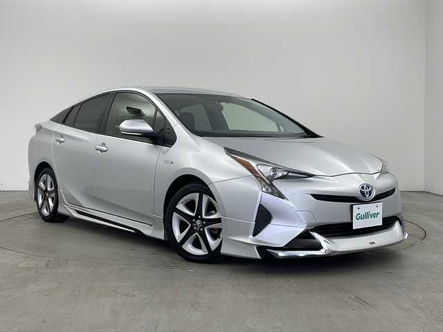 トヨタ プリウス S ツーリングセレクション 兵庫県 2017(平29)年 5.2万km シルバーM ・社外ナビ（AVIC-RZ700）/CD/DVD/SD/TV/Bluetooth/・バックカメラ/・ビルトインETC/・モデリスタエアロ/・革シート/・前席シートヒーター/・スマートキー/・プッシュスタート/・ＬＥＤヘッドライト/・純正17インチアルミホイール/・純正フロアマット/・横滑り防止装置