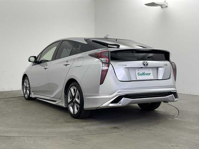 トヨタ プリウス S ツーリングセレクション 兵庫県 2017(平29)年 5.2万km シルバーM ・社外ナビ（AVIC-RZ700）/CD/DVD/SD/TV/Bluetooth/・バックカメラ/・ビルトインETC/・モデリスタエアロ/・革シート/・前席シートヒーター/・スマートキー/・プッシュスタート/・ＬＥＤヘッドライト/・純正17インチアルミホイール/・純正フロアマット/・横滑り防止装置