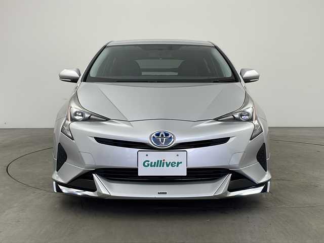 トヨタ プリウス S ツーリングセレクション 兵庫県 2017(平29)年 5.2万km シルバーM ・社外ナビ（AVIC-RZ700）/CD/DVD/SD/TV/Bluetooth/・バックカメラ/・ビルトインETC/・モデリスタエアロ/・革シート/・前席シートヒーター/・スマートキー/・プッシュスタート/・ＬＥＤヘッドライト/・純正17インチアルミホイール/・純正フロアマット/・横滑り防止装置