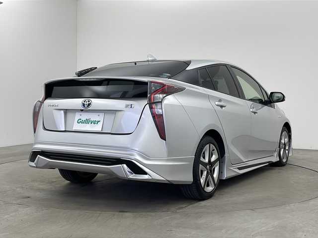 トヨタ プリウス S ツーリングセレクション 兵庫県 2017(平29)年 5.2万km シルバーM ・社外ナビ（AVIC-RZ700）/CD/DVD/SD/TV/Bluetooth/・バックカメラ/・ビルトインETC/・モデリスタエアロ/・革シート/・前席シートヒーター/・スマートキー/・プッシュスタート/・ＬＥＤヘッドライト/・純正17インチアルミホイール/・純正フロアマット/・横滑り防止装置