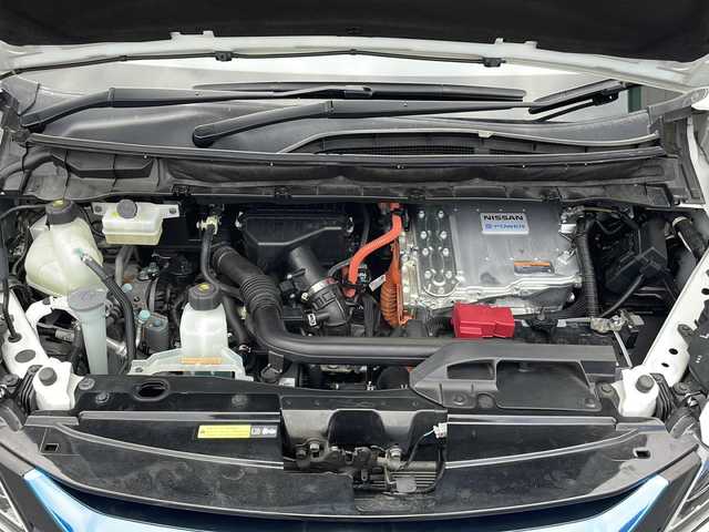 日産 セレナ e－パワー ハイウェイスター V 山口県 2019(令1)年 4.9万km ブリリアントホワイトパール 純正フリップダウンモニター/純正9インチナビ/・フルセグテレビ/・Bluetooth/・AM/FM/CD/DVD/アラウンドビューモニター/両側パワースライドドア/純正ドライブレコーダー/ETC/プロパイロット/・インテリジェントエマージェンシーブレーキ/・車線逸脱警報/・車線逸脱防止支援システム/・踏み間違い衝突防止アシスト/・ふらつき警報/・標識検知機能/・オートマチックハイビーム/・コーナーセンサー/D/N席シートヒーター/ステアリングヒーター/デジタルインナーミラー/スマートキー/スペアキー/純正15インチAW