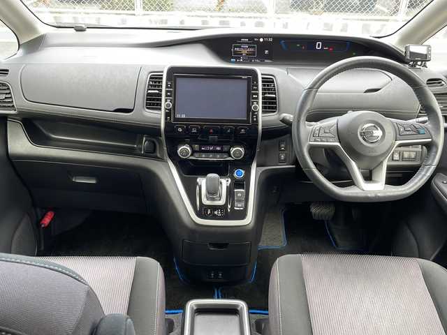 日産 セレナ e－パワー ハイウェイスター V 山口県 2019(令1)年 4.9万km ブリリアントホワイトパール 純正フリップダウンモニター/純正9インチナビ/・フルセグテレビ/・Bluetooth/・AM/FM/CD/DVD/アラウンドビューモニター/両側パワースライドドア/純正ドライブレコーダー/ETC/プロパイロット/・インテリジェントエマージェンシーブレーキ/・車線逸脱警報/・車線逸脱防止支援システム/・踏み間違い衝突防止アシスト/・ふらつき警報/・標識検知機能/・オートマチックハイビーム/・コーナーセンサー/D/N席シートヒーター/ステアリングヒーター/デジタルインナーミラー/スマートキー/スペアキー/純正15インチAW