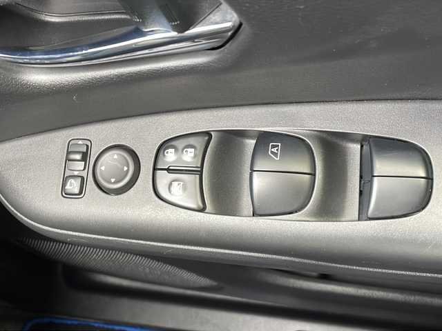 日産 セレナ e－パワー ハイウェイスター V 山口県 2019(令1)年 4.9万km ブリリアントホワイトパール 純正フリップダウンモニター/純正9インチナビ/・フルセグテレビ/・Bluetooth/・AM/FM/CD/DVD/アラウンドビューモニター/両側パワースライドドア/純正ドライブレコーダー/ETC/プロパイロット/・インテリジェントエマージェンシーブレーキ/・車線逸脱警報/・車線逸脱防止支援システム/・踏み間違い衝突防止アシスト/・ふらつき警報/・標識検知機能/・オートマチックハイビーム/・コーナーセンサー/D/N席シートヒーター/ステアリングヒーター/デジタルインナーミラー/スマートキー/スペアキー/純正15インチAW