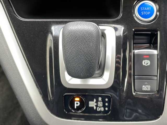 日産 セレナ e－パワー ハイウェイスター V 山口県 2019(令1)年 4.9万km ブリリアントホワイトパール 純正フリップダウンモニター/純正9インチナビ/・フルセグテレビ/・Bluetooth/・AM/FM/CD/DVD/アラウンドビューモニター/両側パワースライドドア/純正ドライブレコーダー/ETC/プロパイロット/・インテリジェントエマージェンシーブレーキ/・車線逸脱警報/・車線逸脱防止支援システム/・踏み間違い衝突防止アシスト/・ふらつき警報/・標識検知機能/・オートマチックハイビーム/・コーナーセンサー/D/N席シートヒーター/ステアリングヒーター/デジタルインナーミラー/スマートキー/スペアキー/純正15インチAW