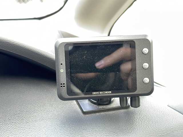 日産 セレナ e－パワー ハイウェイスター V 山口県 2019(令1)年 4.9万km ブリリアントホワイトパール 純正フリップダウンモニター/純正9インチナビ/・フルセグテレビ/・Bluetooth/・AM/FM/CD/DVD/アラウンドビューモニター/両側パワースライドドア/純正ドライブレコーダー/ETC/プロパイロット/・インテリジェントエマージェンシーブレーキ/・車線逸脱警報/・車線逸脱防止支援システム/・踏み間違い衝突防止アシスト/・ふらつき警報/・標識検知機能/・オートマチックハイビーム/・コーナーセンサー/D/N席シートヒーター/ステアリングヒーター/デジタルインナーミラー/スマートキー/スペアキー/純正15インチAW