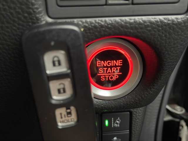 ホンダ Ｎ ＢＯＸ カスタム G L ホンダセンシング 山口県 2021(令3)年 3.6万km クリスタルブラックパール 純正7インチナビ（VXM-214VFi）/（Bluetooth/SD/CD/DVD/フルセグTV)/前後ドライブレコーダー/バックカメラ/シートヒーター（運転席/助手席）/ビルドインETC/片側パワースライドドア/Honda SENSING/・衝突軽減ブレーキ（CMBS）/・誤発進抑制機能/・歩行者事故低減ステアリング/・路外逸脱抑制機能/・渋滞追従機能付アダプティブクルーズコントロール（ACC）/・車線維持支援システム（LKAS）/・先行車発進お知らせ機能/・標識認識機能/・後方誤発進抑制機能/LEDヘッドライト/オートマチックハイビーム/オートライト/純正フロアマット/スペアキー1本/スマートキー/取扱説明書