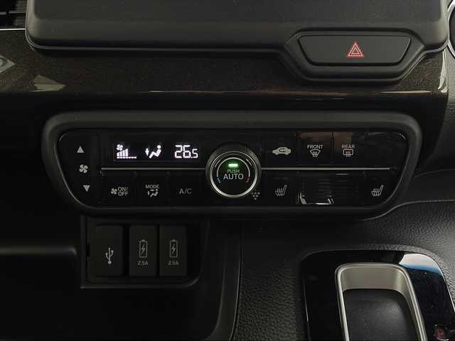 ホンダ Ｎ ＢＯＸ カスタム G L ホンダセンシング 山口県 2021(令3)年 3.6万km クリスタルブラックパール 純正7インチナビ（VXM-214VFi）/（Bluetooth/SD/CD/DVD/フルセグTV)/前後ドライブレコーダー/バックカメラ/シートヒーター（運転席/助手席）/ビルドインETC/片側パワースライドドア/Honda SENSING/・衝突軽減ブレーキ（CMBS）/・誤発進抑制機能/・歩行者事故低減ステアリング/・路外逸脱抑制機能/・渋滞追従機能付アダプティブクルーズコントロール（ACC）/・車線維持支援システム（LKAS）/・先行車発進お知らせ機能/・標識認識機能/・後方誤発進抑制機能/LEDヘッドライト/オートマチックハイビーム/オートライト/純正フロアマット/スペアキー1本/スマートキー/取扱説明書