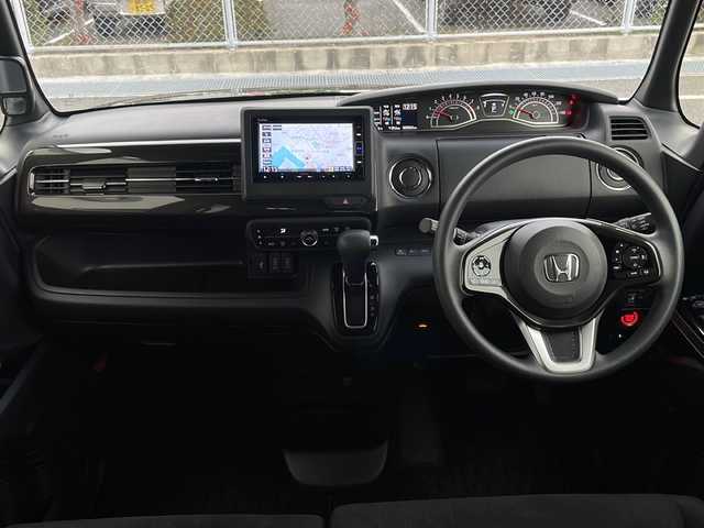 ホンダ Ｎ ＢＯＸ カスタム G L ホンダセンシング 山口県 2021(令3)年 3.6万km クリスタルブラックパール 純正7インチナビ（VXM-214VFi）/（Bluetooth/SD/CD/DVD/フルセグTV)/前後ドライブレコーダー/バックカメラ/シートヒーター（運転席/助手席）/ビルドインETC/片側パワースライドドア/Honda SENSING/・衝突軽減ブレーキ（CMBS）/・誤発進抑制機能/・歩行者事故低減ステアリング/・路外逸脱抑制機能/・渋滞追従機能付アダプティブクルーズコントロール（ACC）/・車線維持支援システム（LKAS）/・先行車発進お知らせ機能/・標識認識機能/・後方誤発進抑制機能/LEDヘッドライト/オートマチックハイビーム/オートライト/純正フロアマット/スペアキー1本/スマートキー/取扱説明書