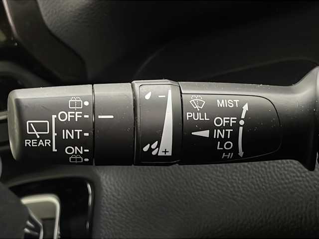 ホンダ Ｎ ＢＯＸ カスタム G L ホンダセンシング 山口県 2021(令3)年 3.6万km クリスタルブラックパール 純正7インチナビ（VXM-214VFi）/（Bluetooth/SD/CD/DVD/フルセグTV)/前後ドライブレコーダー/バックカメラ/シートヒーター（運転席/助手席）/ビルドインETC/片側パワースライドドア/Honda SENSING/・衝突軽減ブレーキ（CMBS）/・誤発進抑制機能/・歩行者事故低減ステアリング/・路外逸脱抑制機能/・渋滞追従機能付アダプティブクルーズコントロール（ACC）/・車線維持支援システム（LKAS）/・先行車発進お知らせ機能/・標識認識機能/・後方誤発進抑制機能/LEDヘッドライト/オートマチックハイビーム/オートライト/純正フロアマット/スペアキー1本/スマートキー/取扱説明書