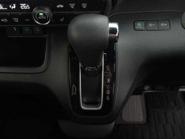 ホンダ Ｎ ＢＯＸ カスタム G L ホンダセンシング 山口県 2021(令3)年 3.6万km クリスタルブラックパール 純正7インチナビ（VXM-214VFi）/（Bluetooth/SD/CD/DVD/フルセグTV)/前後ドライブレコーダー/バックカメラ/シートヒーター（運転席/助手席）/ビルドインETC/片側パワースライドドア/Honda SENSING/・衝突軽減ブレーキ（CMBS）/・誤発進抑制機能/・歩行者事故低減ステアリング/・路外逸脱抑制機能/・渋滞追従機能付アダプティブクルーズコントロール（ACC）/・車線維持支援システム（LKAS）/・先行車発進お知らせ機能/・標識認識機能/・後方誤発進抑制機能/LEDヘッドライト/オートマチックハイビーム/オートライト/純正フロアマット/スペアキー1本/スマートキー/取扱説明書