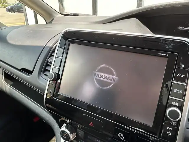 日産 セレナ ハイウェイスター Vセレクション 大阪府 2017(平29)年 5.7万km マルーンレッド 2トーン 純正ナビ/全方位カメラ/フリップダウンモニター/プロパイロット/両側パワースライドドア/インテリジェントルームミラー/前方ドラレコ/ビルトインETC/ブレーキホールド/電動パーキングブレーキ/アイドリングストップ/純正フロアマット/純正AW/オートライト