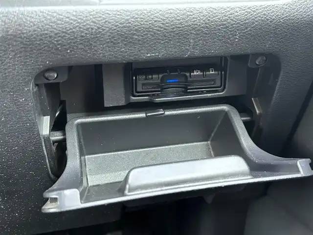 日産 セレナ ハイウェイスター Vセレクション 大阪府 2017(平29)年 5.7万km マルーンレッド 2トーン 純正ナビ/全方位カメラ/フリップダウンモニター/プロパイロット/両側パワースライドドア/インテリジェントルームミラー/前方ドラレコ/ビルトインETC/ブレーキホールド/電動パーキングブレーキ/アイドリングストップ/純正フロアマット/純正AW/オートライト