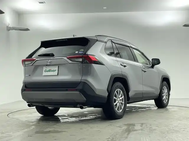 トヨタ ＲＡＶ４ G 福井県 2021(令3)年 1.5万km シルバーメタリック フルタイム　４WD/純正ディスプレイオーディオ/フルセグTV/Bluetooth/USB/Apple Car Play・Android Auto対応/AM/FM/Toyota Safety Sense/・プリクラッシュセーフティ/・レーントレーシングアシスト/・レーダークルーズコントロール/・オートマチックハイビーム/・ロードサインアシスト/・パーキングサポートブレーキ/・ブラインドスポットモニター/・パーキングサポートブレーキ/パノラミックビューモニター/ビルトインETC/オートライト /LED/フォグランプ/プッシュスタート/スマートキー（スペアキー１本あり）/メモリー付き　パワーシート（運転席）/シートヒーター / 革巻きステアリング/ハンドルヒーター/ステアリングチルド機能/ステアリングリモコン/純正18インチアルミ積込（サマータイヤ）/純正フロアマット