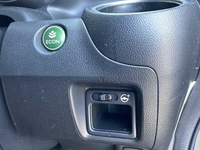 ホンダ Ｎ ＢＯＸ スラッシュ G Lパッケージ 新潟県 2017(平29)年 5.8万km アッシュグリーンメタリック 純正オーディオ/（FM/AM/CD/AUD）/スペアキー/プッシュスタート/電動パーキング/ビルトインETC/ステアリングスイッチ/USB給電/シガーソケット/チップアップシート/フロアマット/HIDヘッドライト/電格ミラー/ウインカーミラー/Moduloホイール
