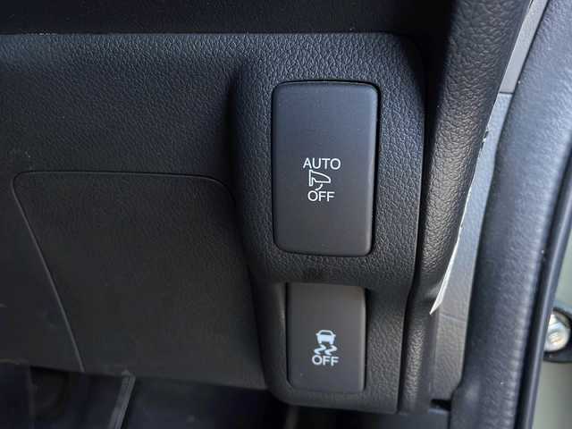 ホンダ Ｎ ＢＯＸ スラッシュ G Lパッケージ 新潟県 2017(平29)年 5.8万km アッシュグリーンメタリック 純正オーディオ/（FM/AM/CD/AUD）/スペアキー/プッシュスタート/電動パーキング/ビルトインETC/ステアリングスイッチ/USB給電/シガーソケット/チップアップシート/フロアマット/HIDヘッドライト/電格ミラー/ウインカーミラー/Moduloホイール