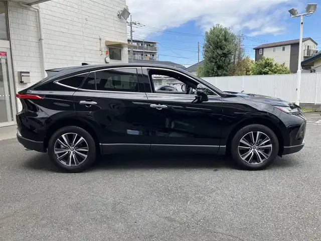 トヨタ ハリアー G 埼玉県 2021(令3)年 1.4万km ブラック ワンオーナー/純正メモリナビ/(Bluetooth/FM/AM/USB)/バックモニター/デジタルインナーミラー/純正ドライブレコーダー/パワーバックドア/レーダークルーズコントロール/レーンキープアシスト/前後コーナーセンサー/オートホールド付電子パーキング/衝突被害軽減システム/LEDオートライト/ハーフレザーシート/運転席パワーシート/純正18インチアルミホイール/ステアリングリモコン/革巻きステアリング/スマートキー（スペアキーあり）/ビルトインETC2.0/電動格納ミラー/プッシュスタート