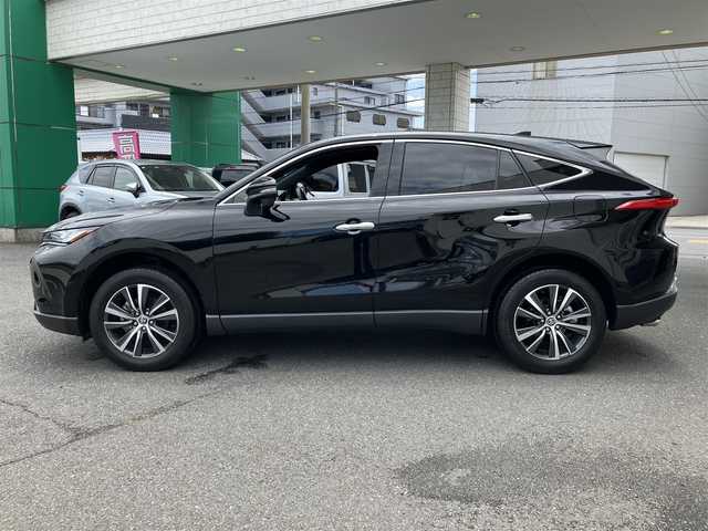 トヨタ ハリアー G 埼玉県 2021(令3)年 1.4万km ブラック ワンオーナー/純正メモリナビ/(Bluetooth/FM/AM/USB)/バックモニター/デジタルインナーミラー/純正ドライブレコーダー/パワーバックドア/レーダークルーズコントロール/レーンキープアシスト/前後コーナーセンサー/オートホールド付電子パーキング/衝突被害軽減システム/LEDオートライト/ハーフレザーシート/運転席パワーシート/純正18インチアルミホイール/ステアリングリモコン/革巻きステアリング/スマートキー（スペアキーあり）/ビルトインETC2.0/電動格納ミラー/プッシュスタート