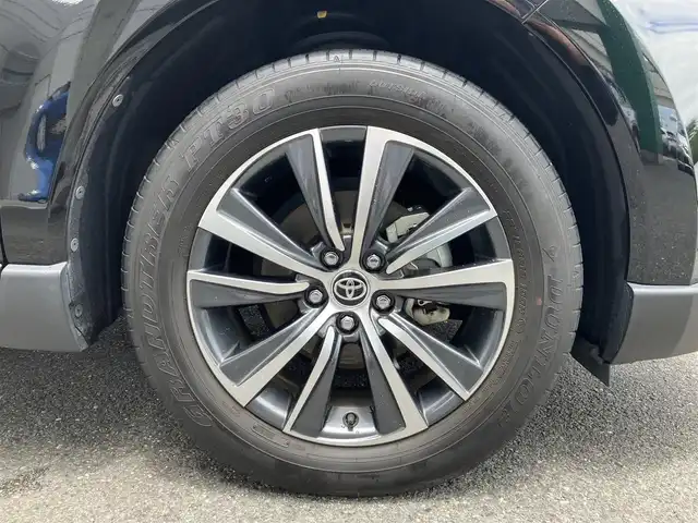 トヨタ ハリアー G 埼玉県 2021(令3)年 1.4万km ブラック ワンオーナー/純正メモリナビ/(Bluetooth/FM/AM/USB)/バックモニター/デジタルインナーミラー/純正ドライブレコーダー/パワーバックドア/レーダークルーズコントロール/レーンキープアシスト/前後コーナーセンサー/オートホールド付電子パーキング/衝突被害軽減システム/LEDオートライト/ハーフレザーシート/運転席パワーシート/純正18インチアルミホイール/ステアリングリモコン/革巻きステアリング/スマートキー（スペアキーあり）/ビルトインETC2.0/電動格納ミラー/プッシュスタート