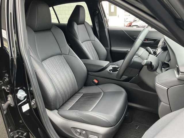 トヨタ ハリアー G 埼玉県 2021(令3)年 1.4万km ブラック ワンオーナー/純正メモリナビ/(Bluetooth/FM/AM/USB)/バックモニター/デジタルインナーミラー/純正ドライブレコーダー/パワーバックドア/レーダークルーズコントロール/レーンキープアシスト/前後コーナーセンサー/オートホールド付電子パーキング/衝突被害軽減システム/LEDオートライト/ハーフレザーシート/運転席パワーシート/純正18インチアルミホイール/ステアリングリモコン/革巻きステアリング/スマートキー（スペアキーあり）/ビルトインETC2.0/電動格納ミラー/プッシュスタート
