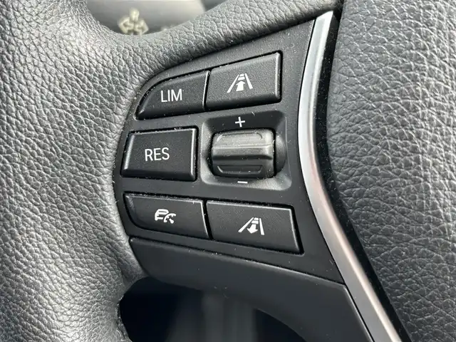 ＢＭＷ ３３０ｅ ラグジュアリーアイパフォーマンス 奈良県 2016(平28)年 4.2万km 黒 純正ナビ　/ワンセグＴＶ　/バックカメラ　/ドライブレコーダー　/ビルトインＥＴＣ　/ＡＡＣ　/レザーシート　/パワーシート　/シートヒーター　/コーナーセンサー　/ＬＥＤヘッドライト　/衝突被害軽減システム　/スマートキー/追従型クルーズコントロール/純正17インチアルミホイール/純正フロアマット/盗難防止装置/横滑り防止装置