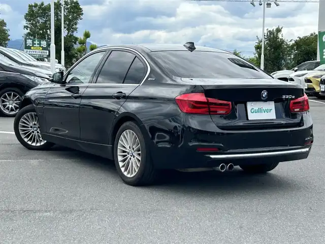 ＢＭＷ ３３０ｅ ラグジュアリーアイパフォーマンス 奈良県 2016(平28)年 4.2万km 黒 純正ナビ　/ワンセグＴＶ　/バックカメラ　/ドライブレコーダー　/ビルトインＥＴＣ　/ＡＡＣ　/レザーシート　/パワーシート　/シートヒーター　/コーナーセンサー　/ＬＥＤヘッドライト　/衝突被害軽減システム　/スマートキー/追従型クルーズコントロール/純正17インチアルミホイール/純正フロアマット/盗難防止装置/横滑り防止装置