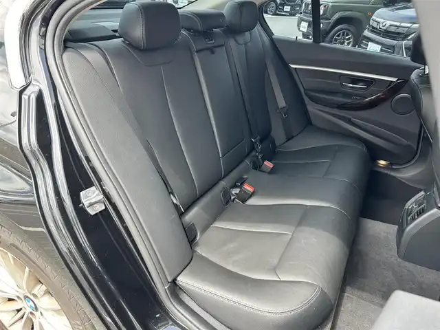 ＢＭＷ ３３０ｅ ラグジュアリーアイパフォーマンス 奈良県 2016(平28)年 4.2万km 黒 純正ナビ　/ワンセグＴＶ　/バックカメラ　/ドライブレコーダー　/ビルトインＥＴＣ　/ＡＡＣ　/レザーシート　/パワーシート　/シートヒーター　/コーナーセンサー　/ＬＥＤヘッドライト　/衝突被害軽減システム　/スマートキー/追従型クルーズコントロール/純正17インチアルミホイール/純正フロアマット/盗難防止装置/横滑り防止装置